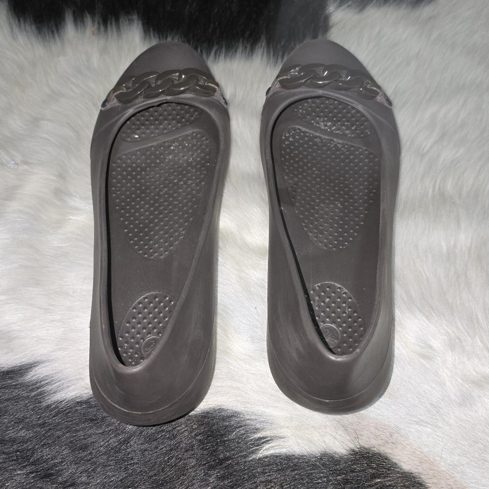 SOLD ***** Crocs Gianna Chain Link Womens Size 6 Brown Casual Ballet Flats - Picture 3 of 6